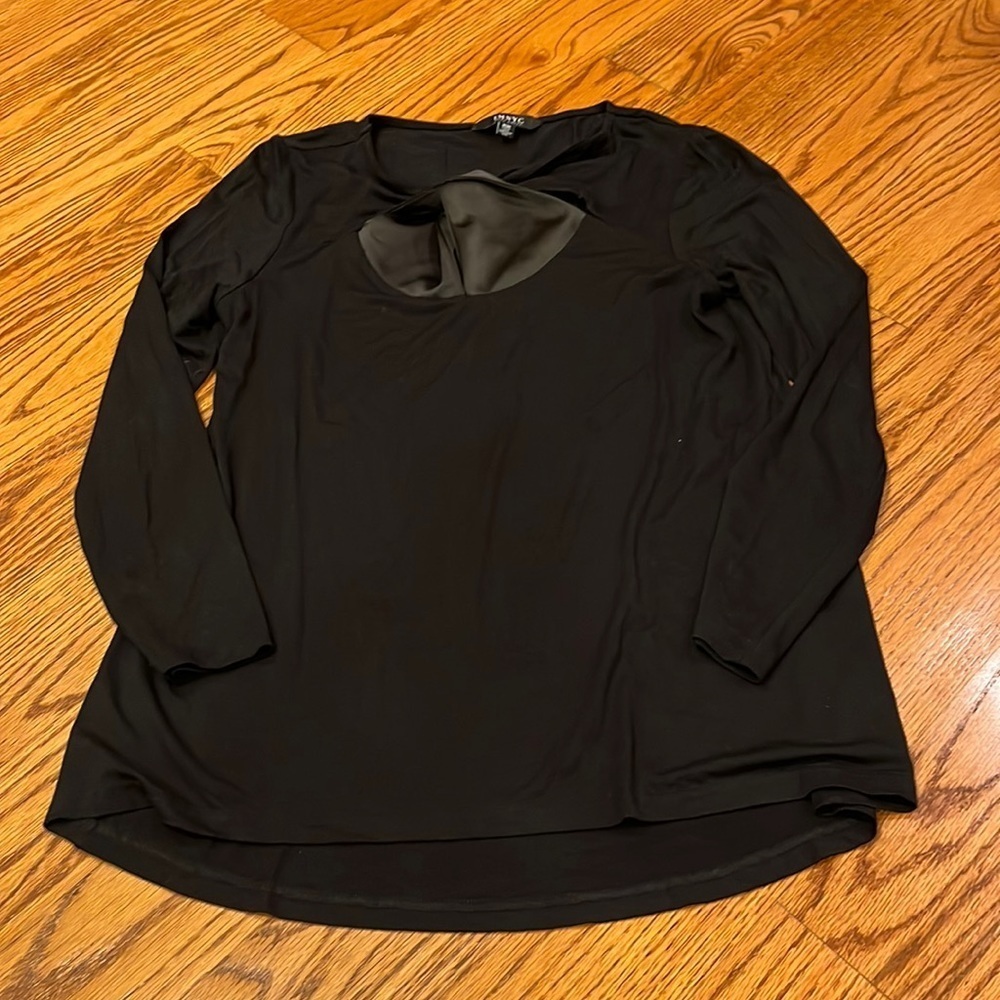 IMNYC Issac Mizrahi Woman’s Black Long Top Size M